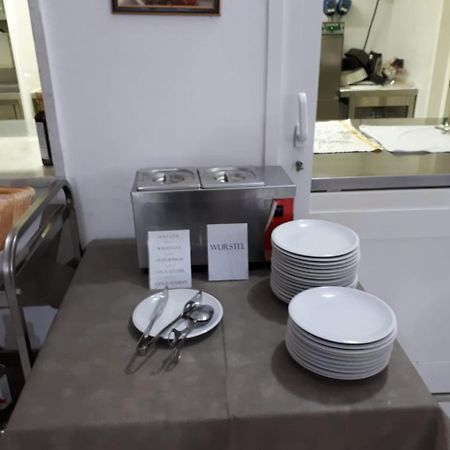 Hotel Bianchi Viareggio Bagian luar foto