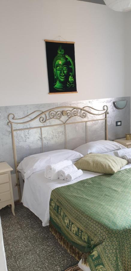 Hotel Bianchi Viareggio Bagian luar foto