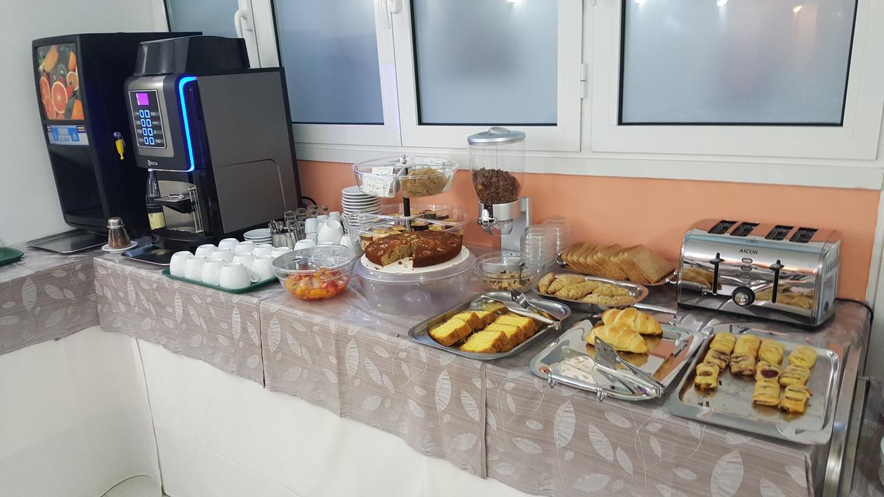 Hotel Bianchi Viareggio Bagian luar foto