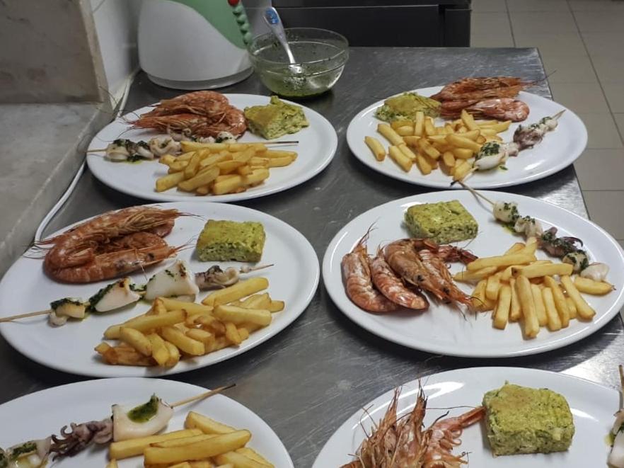 Hotel Bianchi Viareggio Bagian luar foto