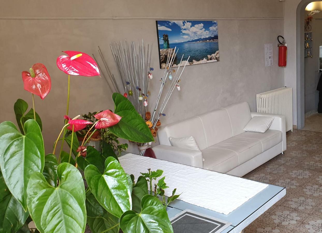 Hotel Bianchi Viareggio Bagian luar foto