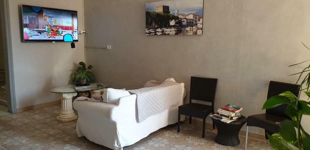 Hotel Bianchi Viareggio Bagian luar foto
