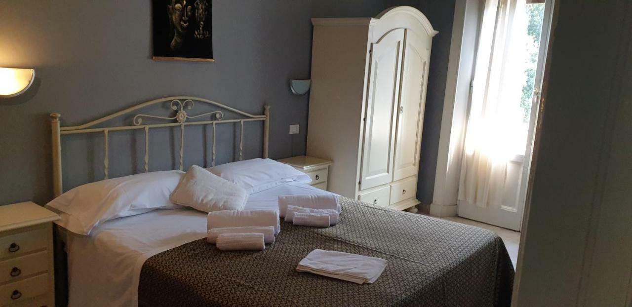 Hotel Bianchi Viareggio Bagian luar foto