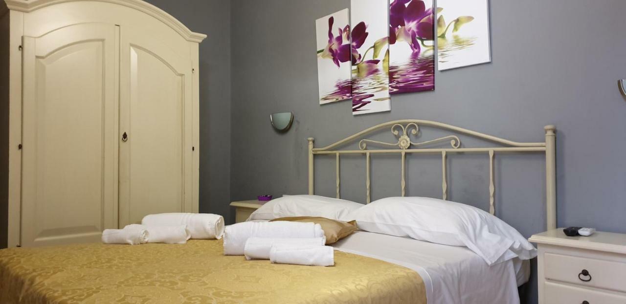 Hotel Bianchi Viareggio Bagian luar foto